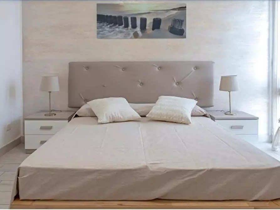 Immagine 37 di Quadrilocale in affitto  a Camaiore