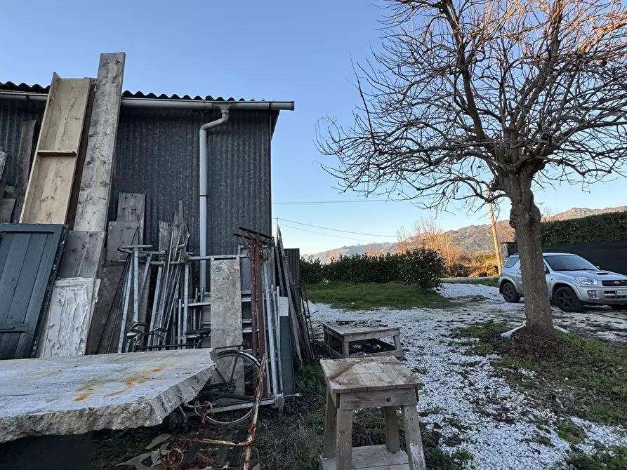 Immagine 25 di Laboratorio in vendita  a Pietrasanta