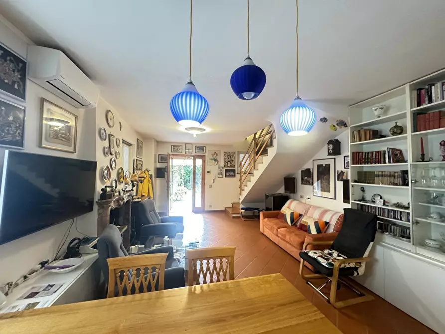 Immagine 13 di Porzione di casa in vendita  a Pietrasanta