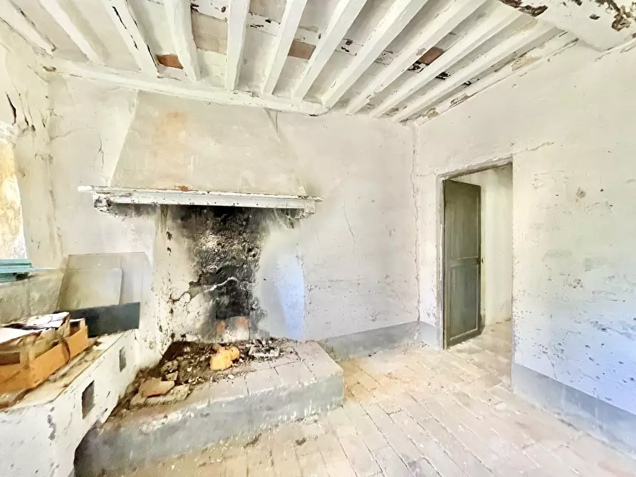 Immagine 49 di Porzione di casa in vendita  a Camaiore