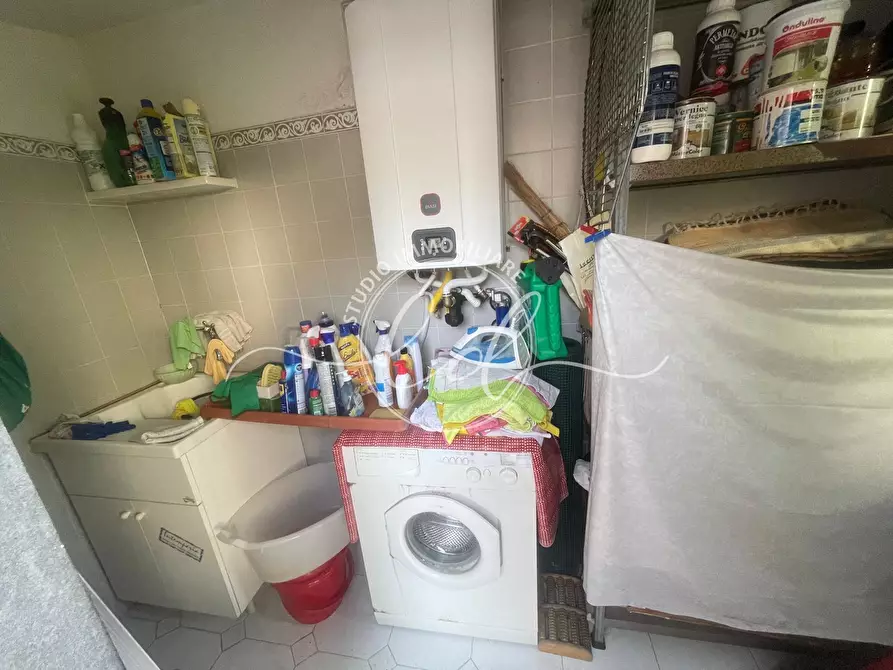 Immagine 36 di Porzione di casa in affitto  a Viareggio