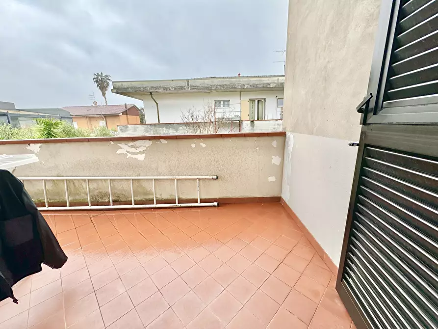 Immagine 19 di Porzione di casa in vendita  a Massa