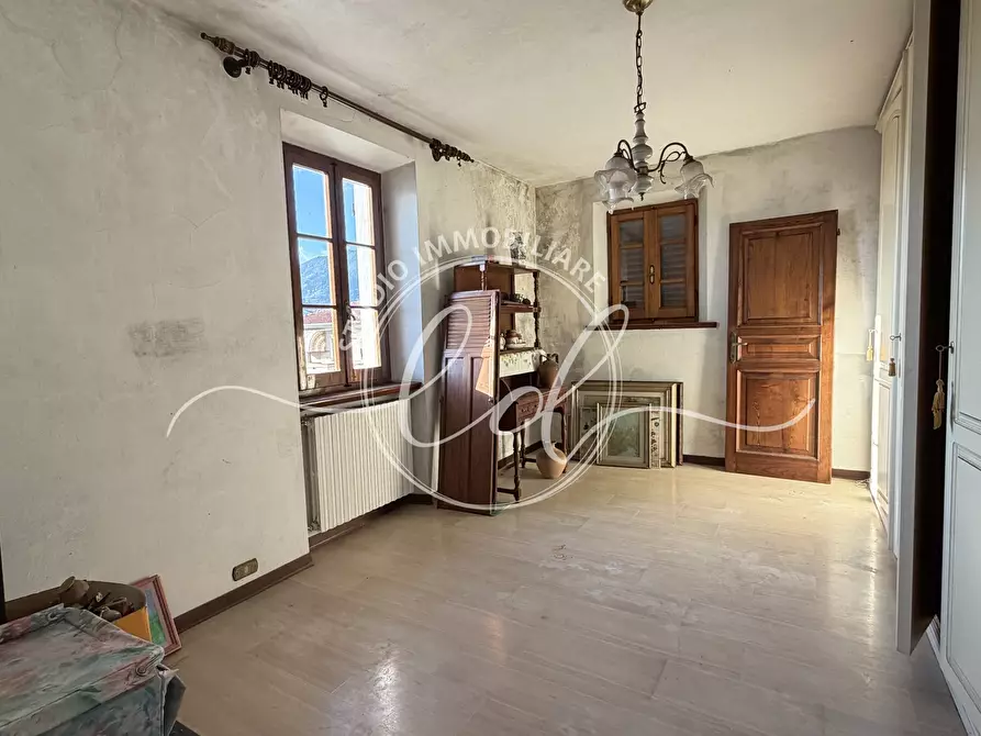 Immagine 47 di Porzione di casa in vendita  a Seravezza