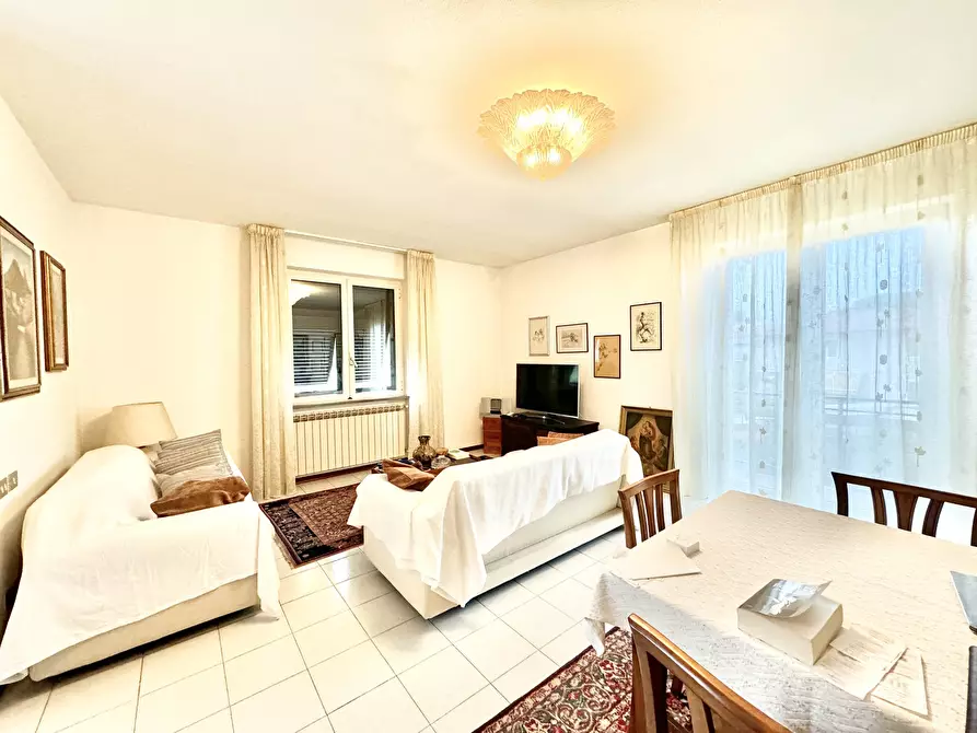 Immagine 22 di Porzione di casa in vendita  a Massa