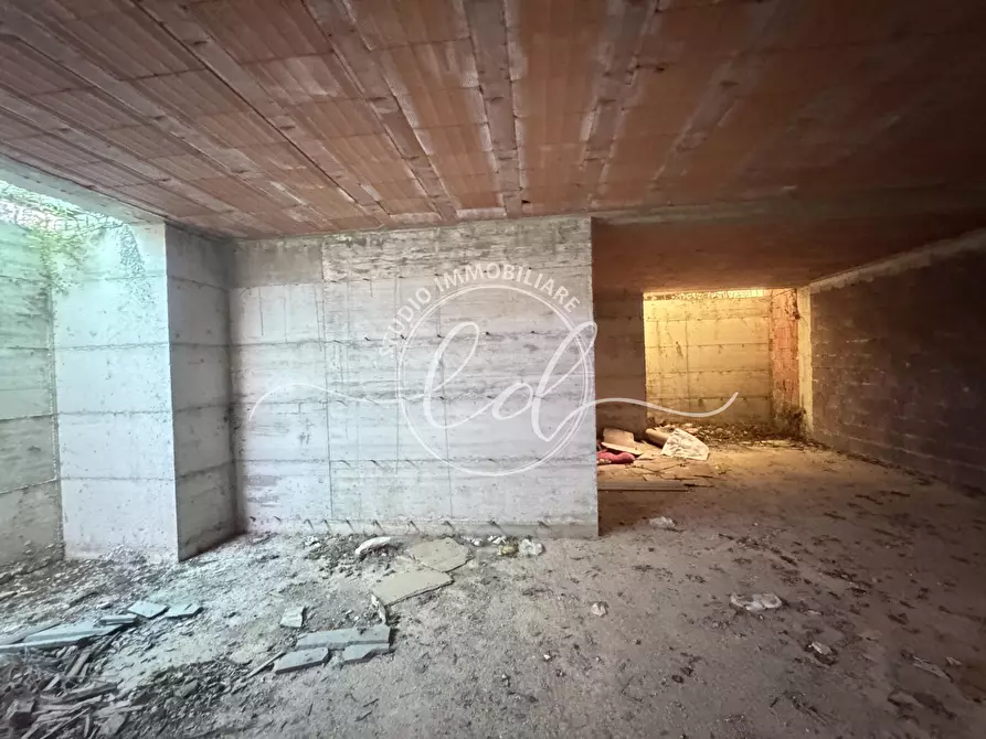 Immagine 39 di Porzione di casa in vendita  a Seravezza