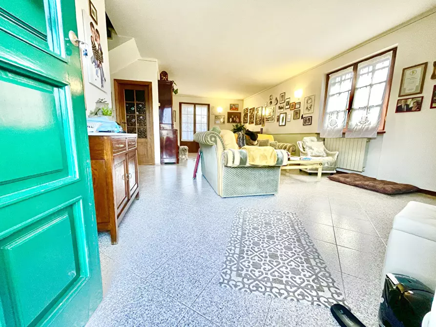 Immagine 3 di Villetta a schiera in vendita  a Camaiore