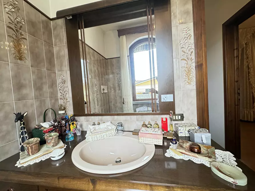 Immagine 46 di Casa indipendente in vendita  a Viareggio