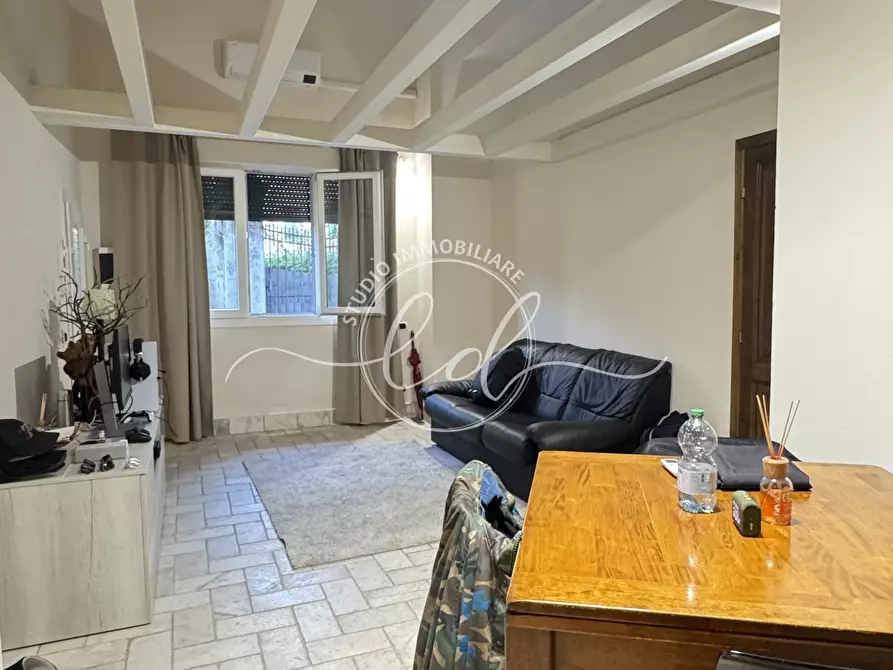 Immagine 7 di Appartamento in affitto  a Pietrasanta