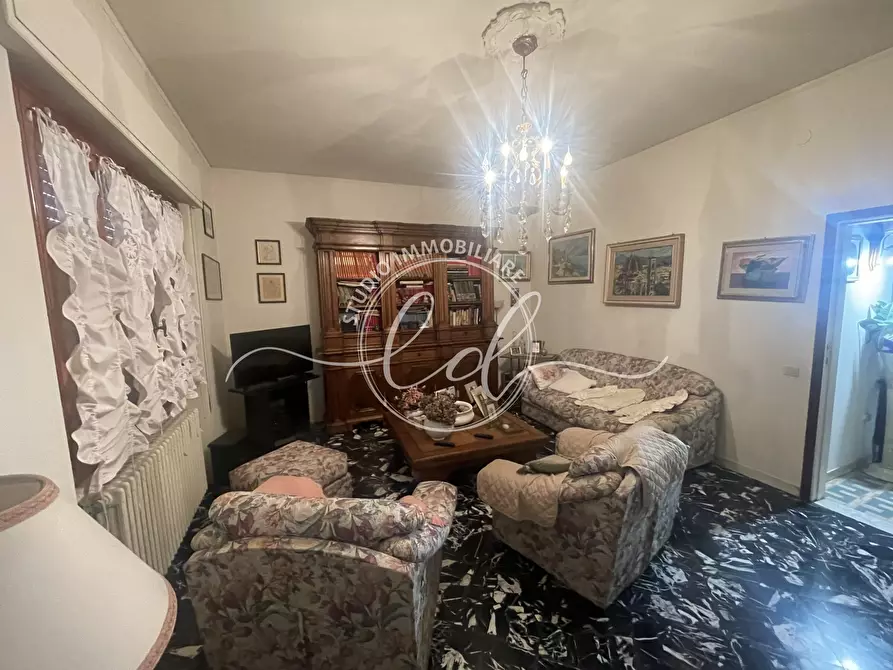 Immagine 39 di Casa indipendente in vendita  a Pietrasanta