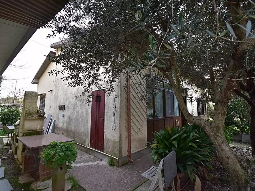 Immagine 2 di Casa indipendente in vendita  a Pietrasanta