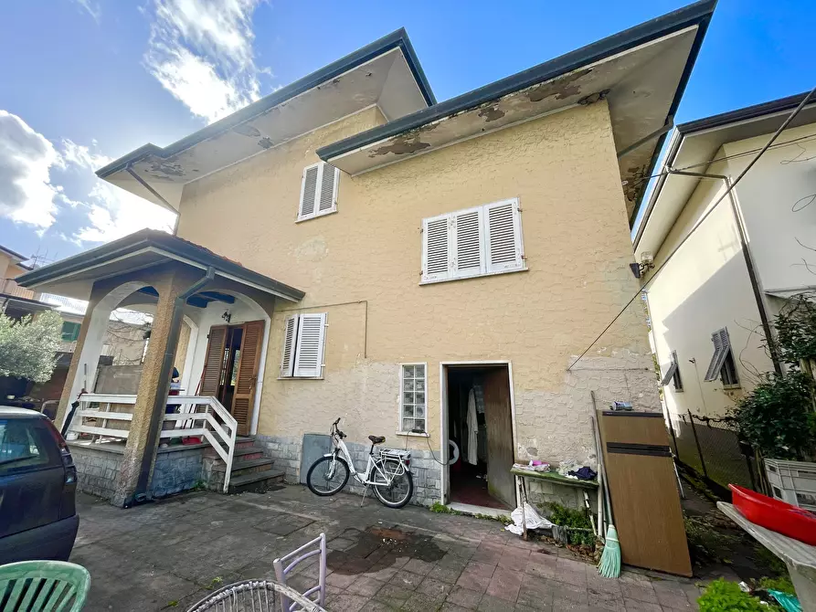 Immagine 35 di Casa indipendente in vendita  a Camaiore