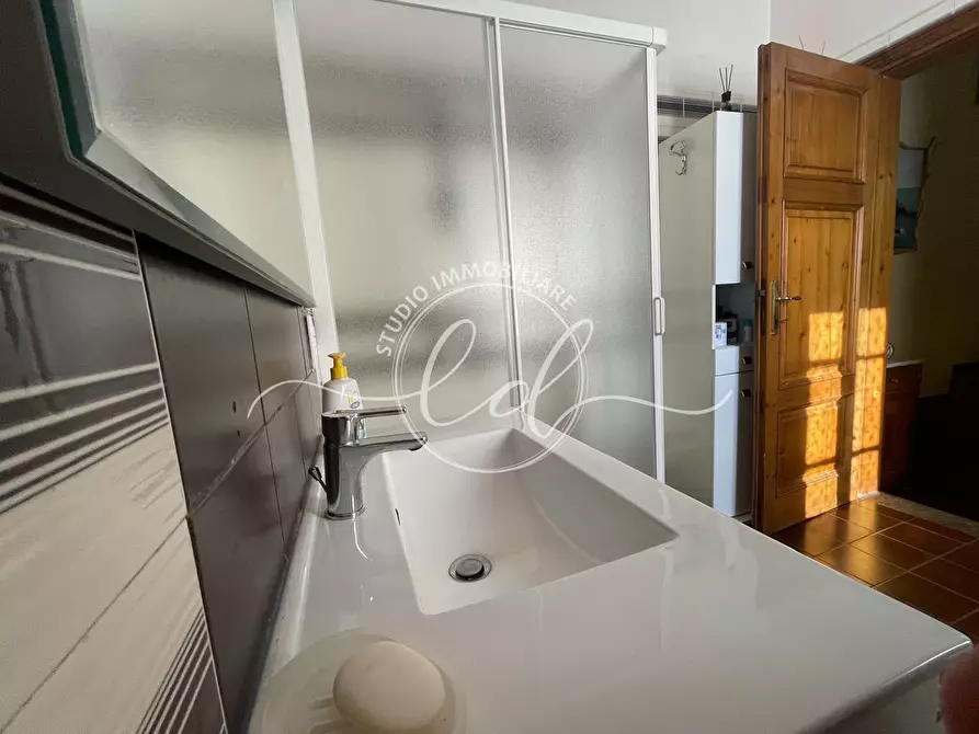 Immagine 25 di Porzione di casa in vendita  a Massarosa