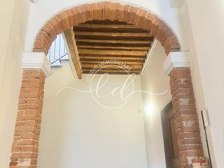 Immagine 1 di Trilocale in affitto  a Pietrasanta