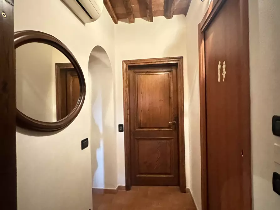 Immagine 20 di Stanza singola in vendita  a Pietrasanta