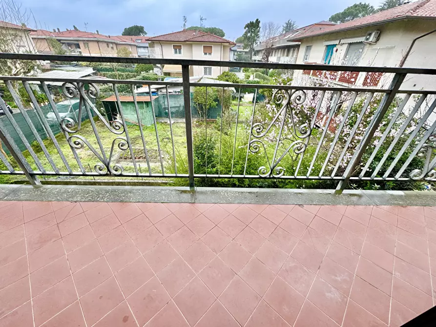 Immagine 35 di Porzione di casa in vendita  a Massa