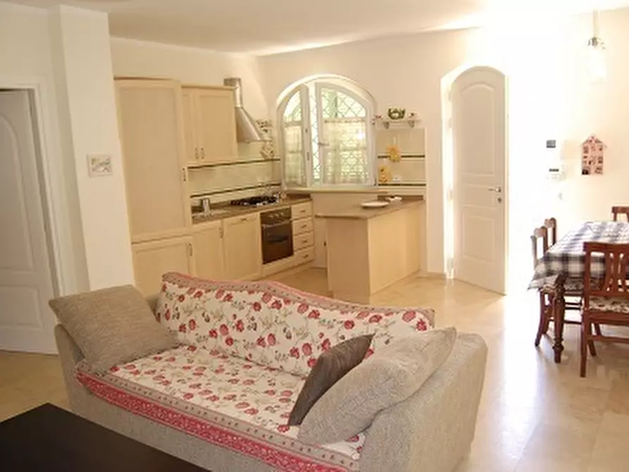 Immagine 6 di Casa indipendente in vendita  a Montignoso