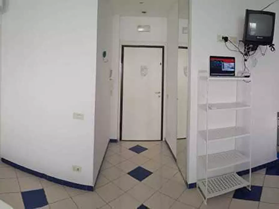 Immagine 3 di Quadrilocale in affitto  a Pietrasanta