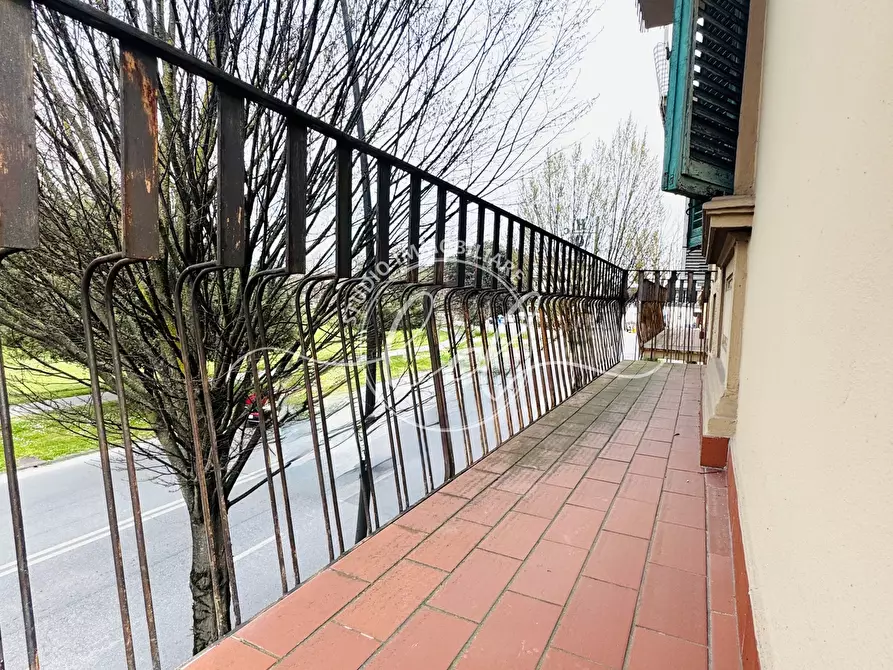 Immagine 17 di Pentalocale in vendita  a Lucca