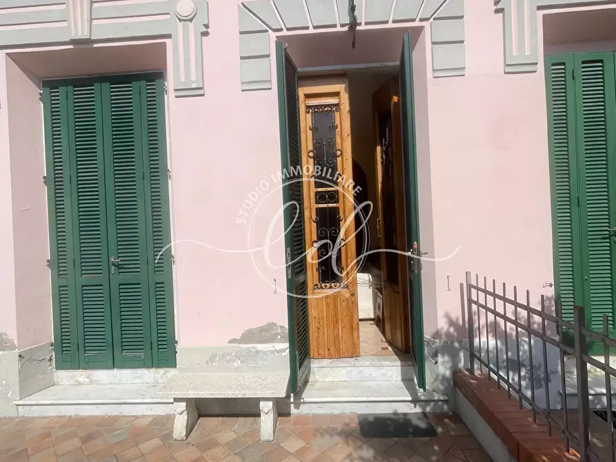 Immagine 33 di Porzione di casa in affitto  a Viareggio