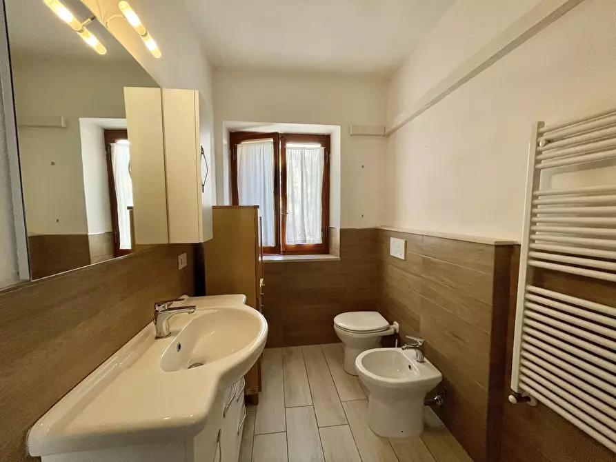 Immagine 24 di Trilocale in affitto  a Pietrasanta