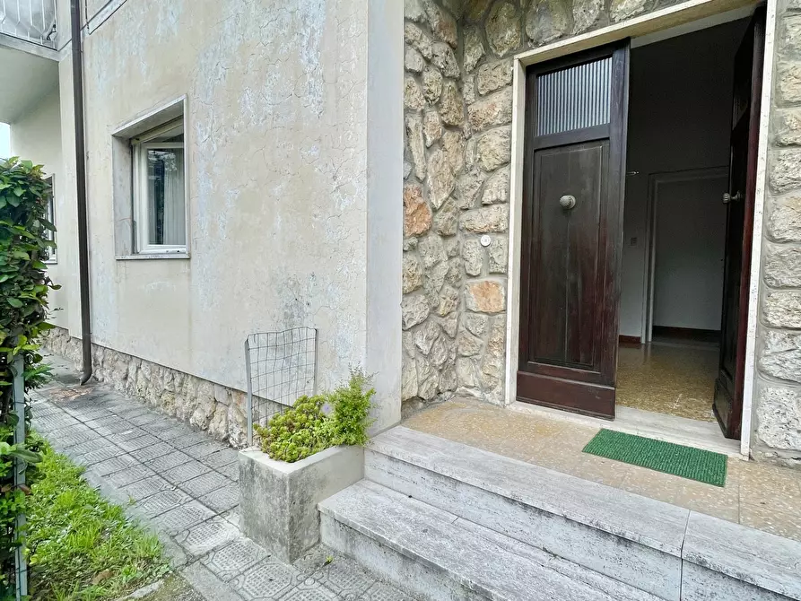 Immagine 3 di Quadrilocale in vendita  a Pietrasanta