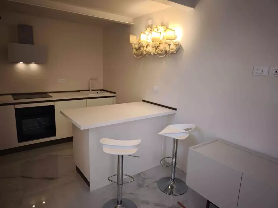 Immagine 7 di Appartamento in affitto  a Pietrasanta