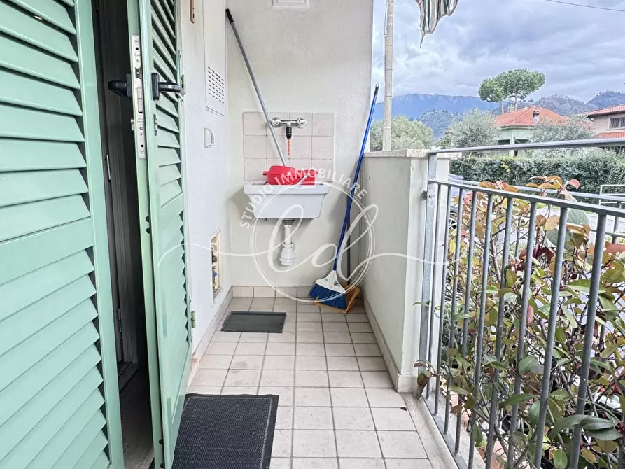 Immagine 6 di Quadrilocale in vendita  a Camaiore