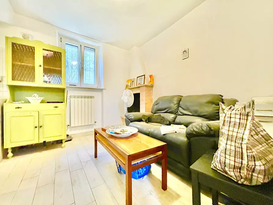 Immagine 12 di Porzione di casa in vendita  a Pietrasanta