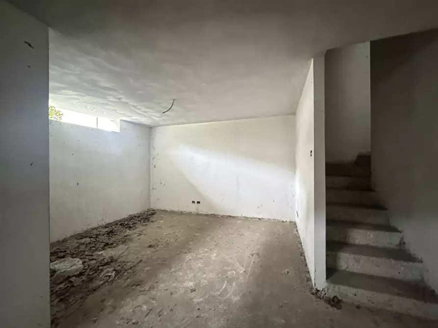 Immagine 43 di Porzione di casa in vendita  a Camaiore