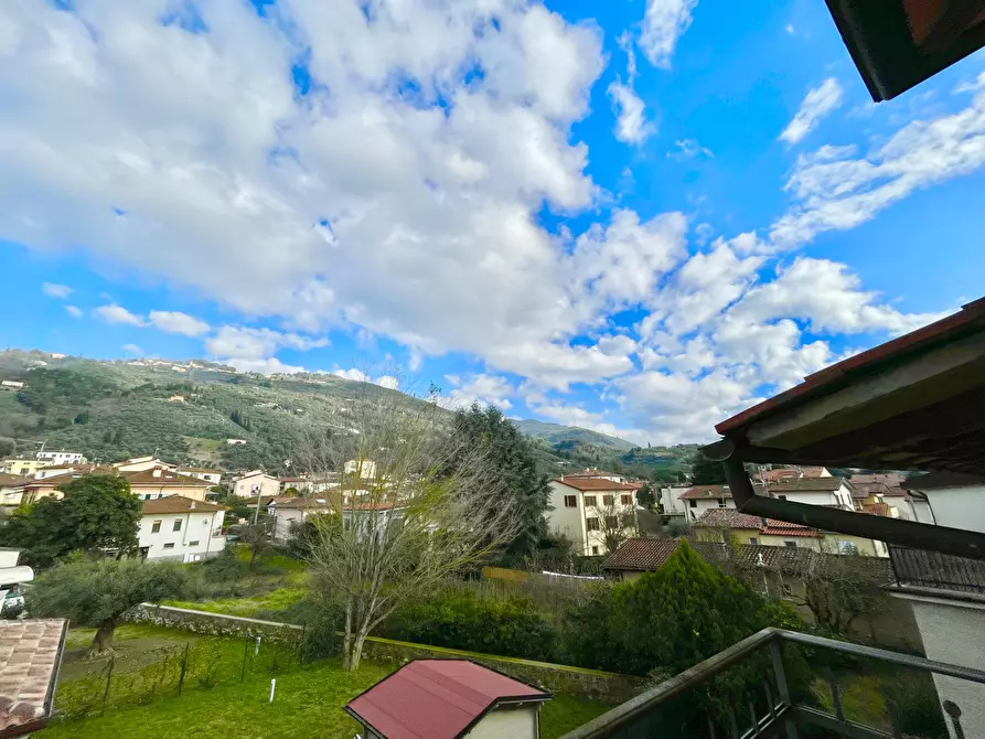 Immagine 11 di Quadrilocale in vendita  a Pietrasanta
