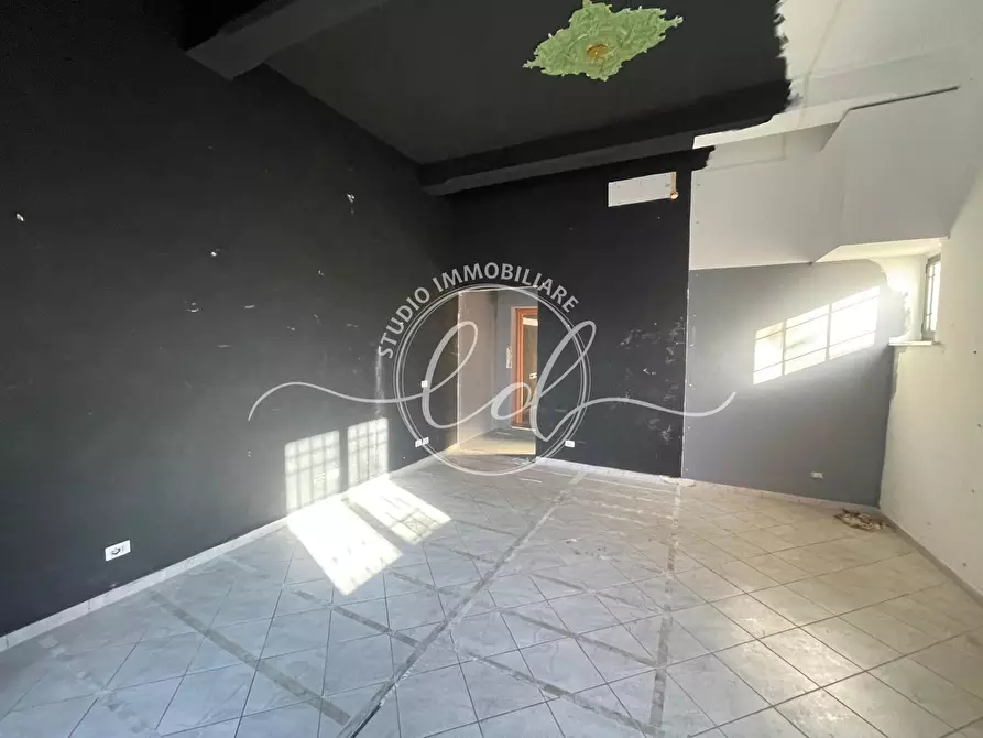 Immagine 3 di Capannone industriale in vendita  a Pietrasanta