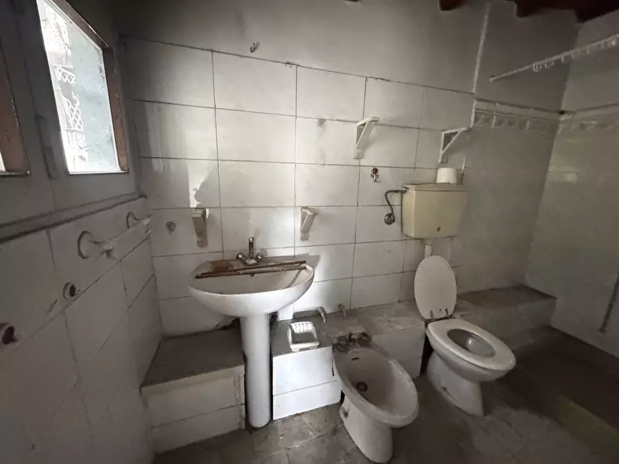 Immagine 23 di Porzione di casa in vendita  a Massarosa