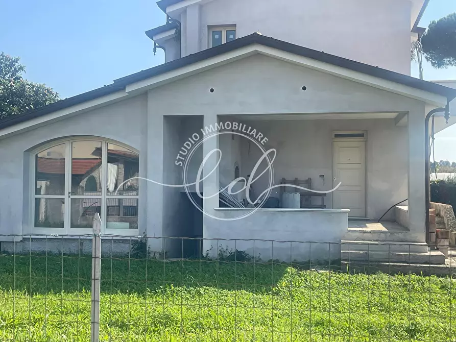 Immagine 19 di Porzione di casa in vendita  a Camaiore
