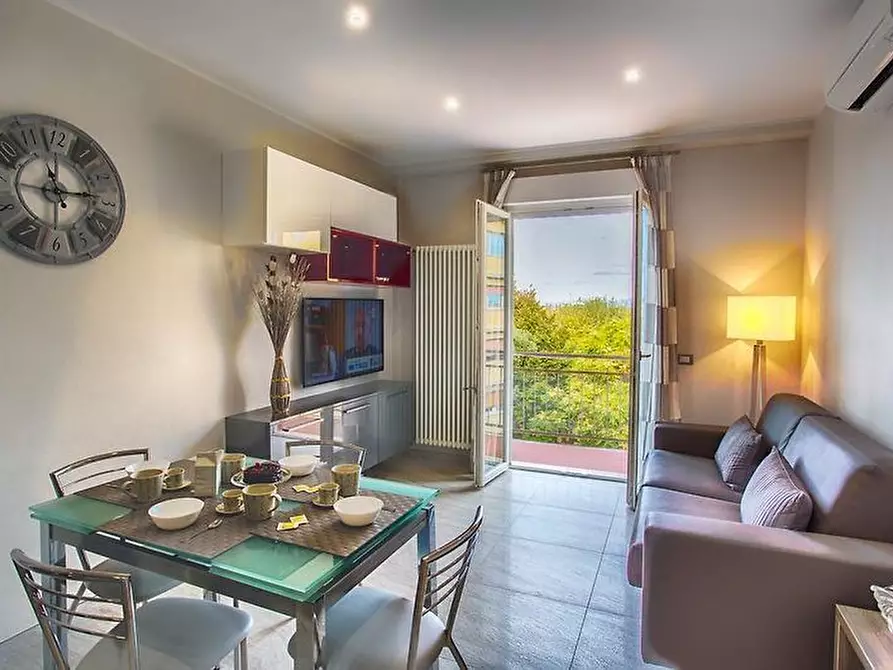 Immagine 6 di Bilocale in affitto  a Camaiore