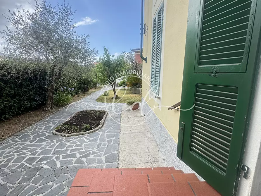 Immagine 67 di Porzione di casa in vendita  a Carrara