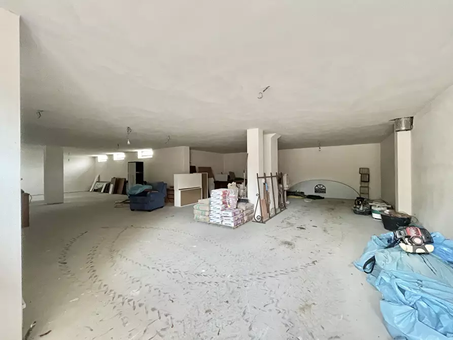 Immagine 40 di Casa indipendente in vendita  a Pietrasanta