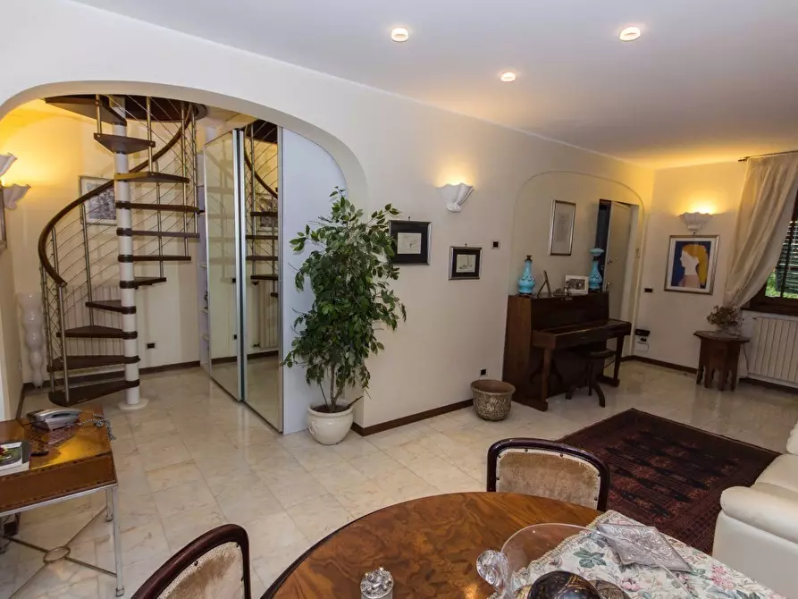 Immagine 3 di Appartamento in vendita  a Pietrasanta