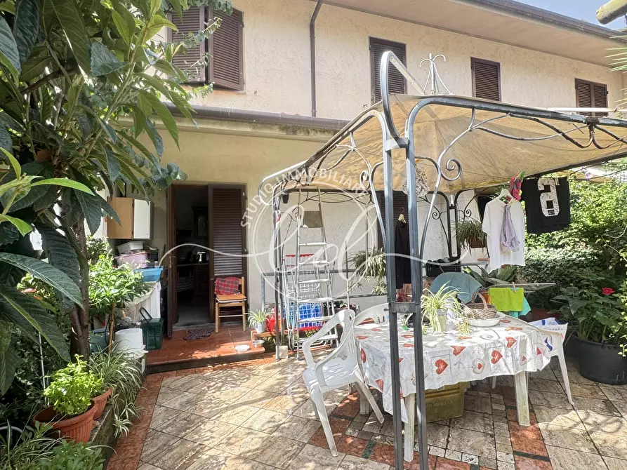 Immagine 45 di Villetta a schiera in vendita  a Seravezza