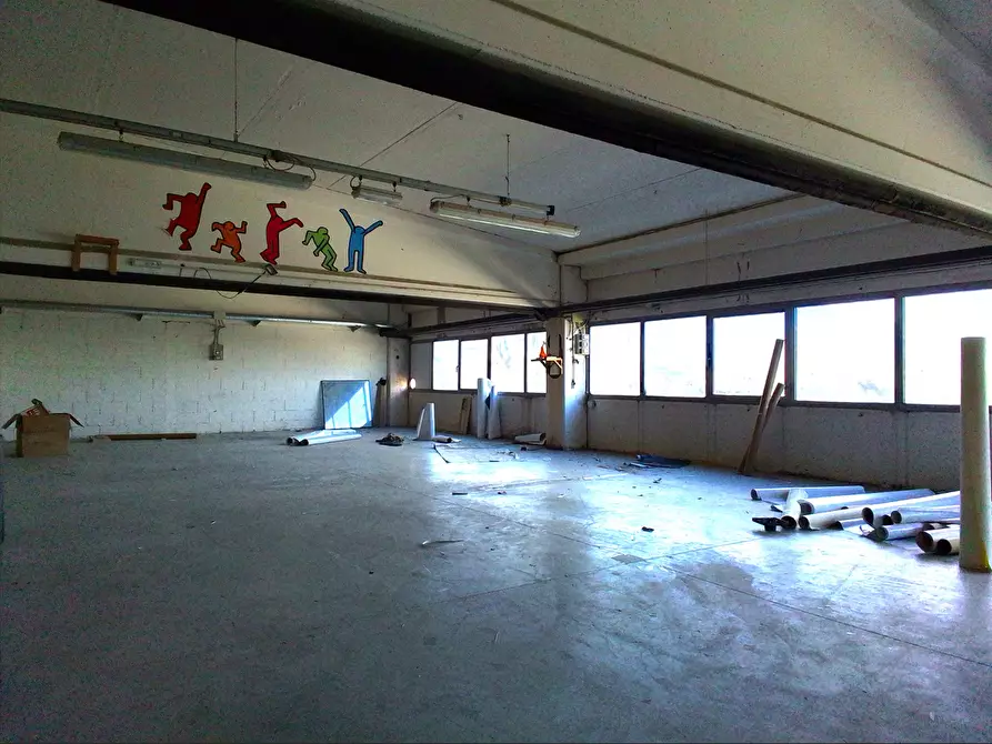 Immagine 12 di Attività artigianale in vendita  in Via ASI a Frosinone