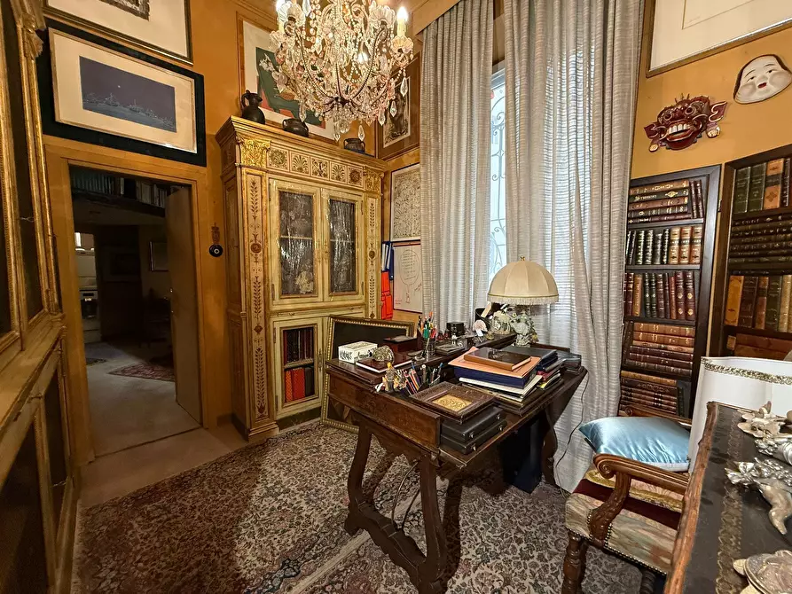 Immagine 60 di Pentalocale in vendita  in Via Salaria 126 a Roma