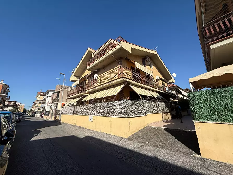 Immagine 2 di Garage in vendita  in VIA RICCIOTTI 37 a Guidonia Montecelio