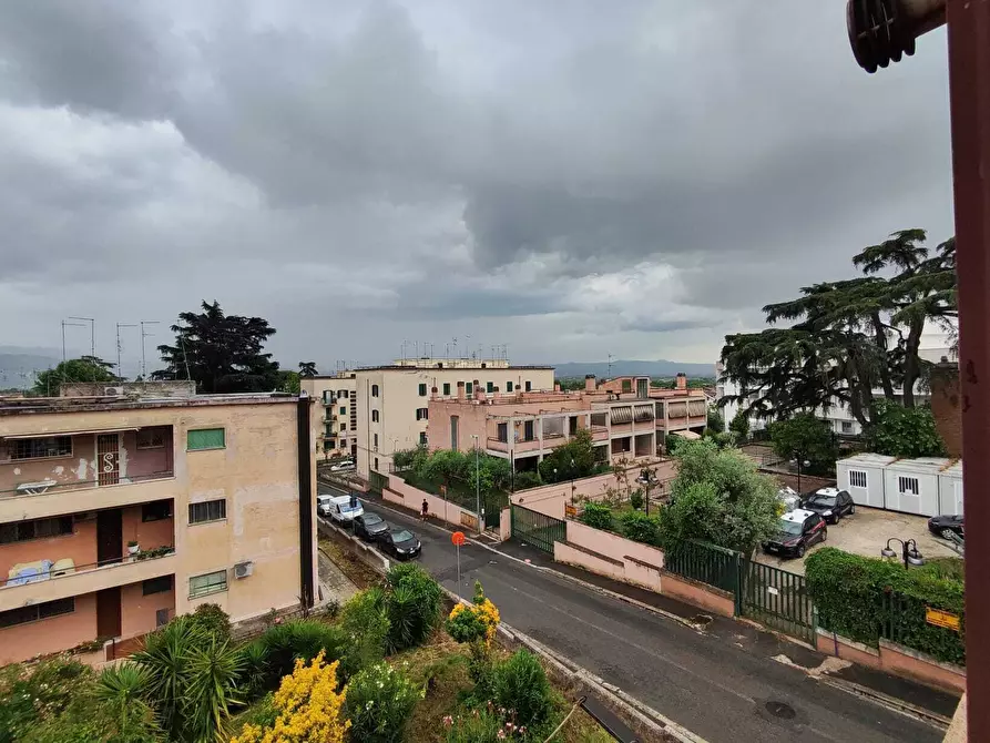 Immagine 4 di Quadrilocale in vendita  in Via Vincenzo Lunardi 2 a Guidonia Montecelio