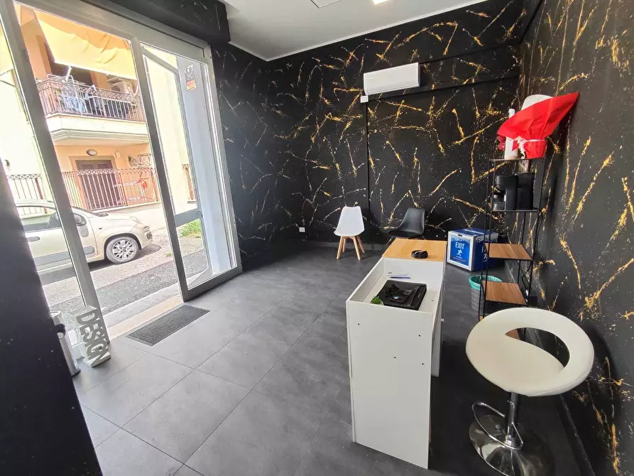 Immagine 14 di Attività commerciale in vendita  in Via Fratelli Bandiera a Guidonia Montecelio