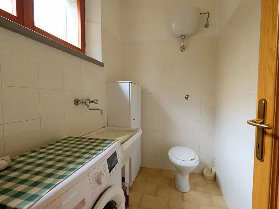 Immagine 9 di Palazzo in vendita  in Via Mattia Capponi 46 a Cupramontana