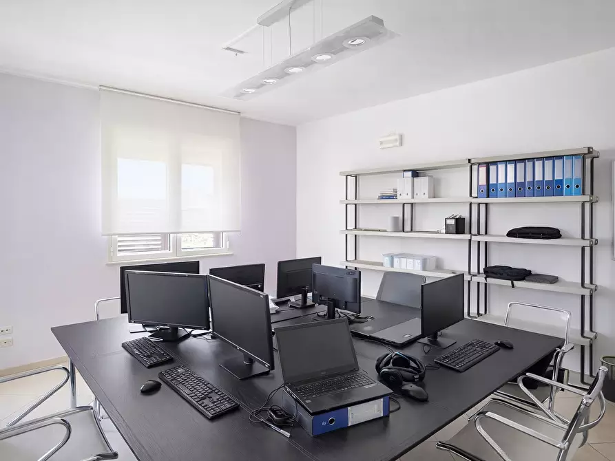 Immagine 9 di Quadrilocale in vendita  in Via Monsignor Salvatore Gozzo 5 a Siracusa