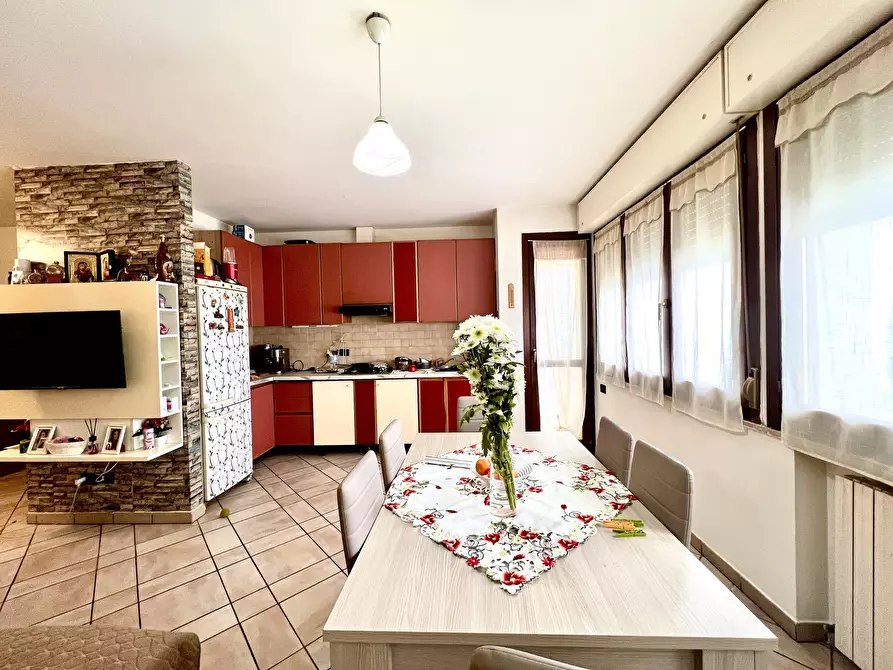 Immagine 6 di Trilocale in vendita  in Viale Guglielmo Marconi 163 a Roncofreddo