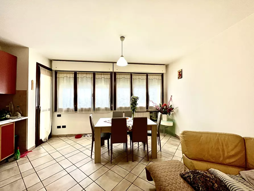 Immagine 3 di Trilocale in vendita  in Viale Guglielmo Marconi 163 a Roncofreddo