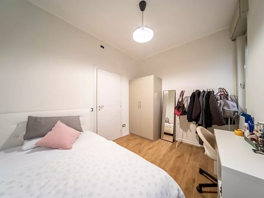 Immagine 13 di Pentalocale in vendita  in borgo basini 3 a Parma