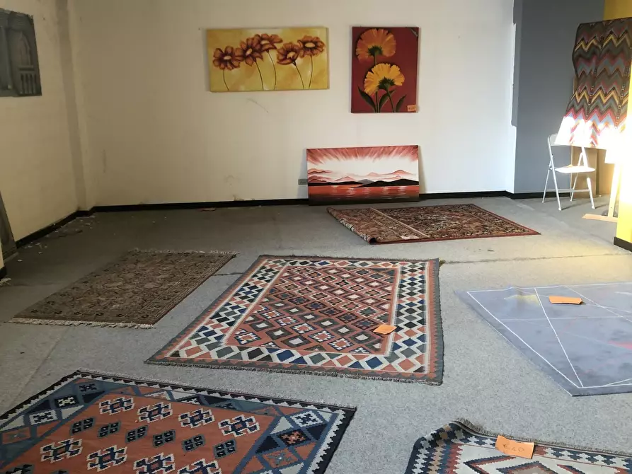 Immagine 4 di Magazzino in vendita  in Piazza XXV Aprile a Lodi