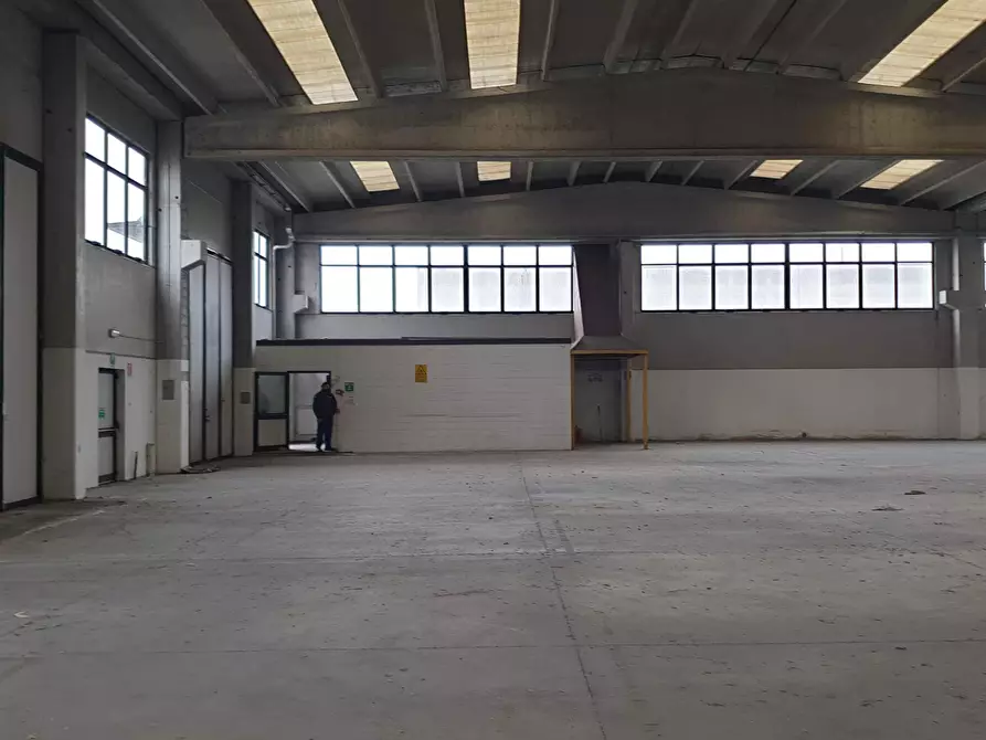 Immagine 11 di Capannone industriale in vendita  in SP193 2 a Maleo